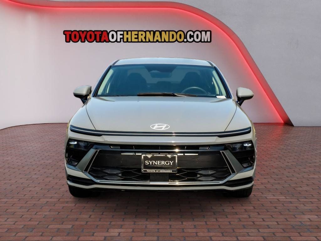 Used 2025 Hyundai Sonata SEL FWD image 2