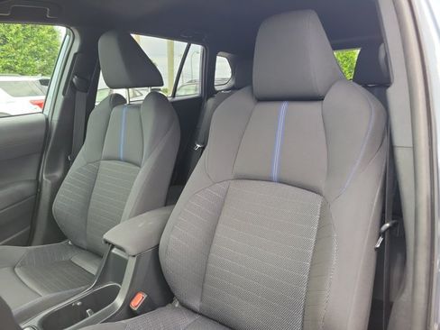 Used 2023 Toyota Corolla Cross AWD Hybrid image 21