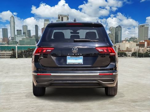 Certified 2022 Volkswagen Tiguan SE FWD image 5