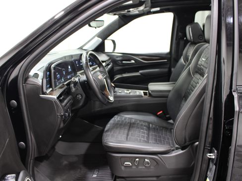 Used 2023 Cadillac Escalade ESV Sport Platinum AWD/4WD image 3