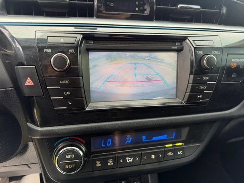Used 2014 Toyota Corolla S Premium FWD image 22
