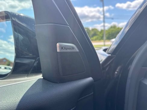 Used 2025 Nissan Armada Platinum Reserve AWD/4WD image 9