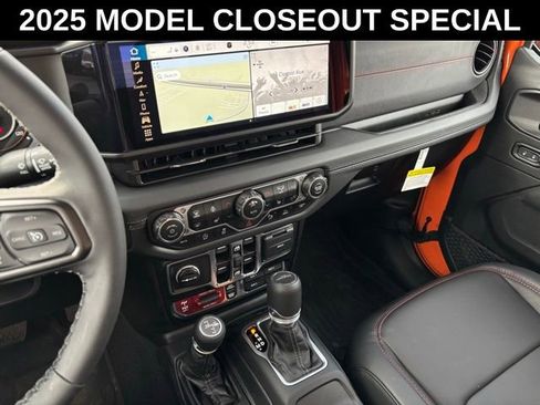 New 2025 Jeep Gladiator Rubicon image 32