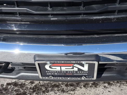 Used 2025 Chevrolet Silverado 2500 LT w/ Convenience Package image 40