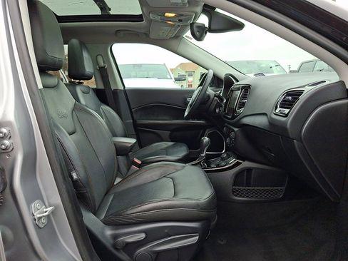 Used 2018 Jeep Compass Limited w/ Navigation Group image 13