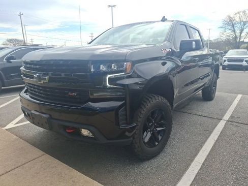 Used 2021 Chevrolet Silverado 1500 LT Trail Boss w/ Convenience Package II image 3