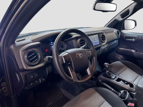 Used 2023 Toyota Tacoma TRD Sport w/ Advanced Technology Package AWD/4WD image 9