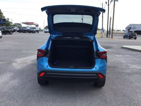 New 2026 Chevrolet Trax RS w/ Driver Confidence Package image 6