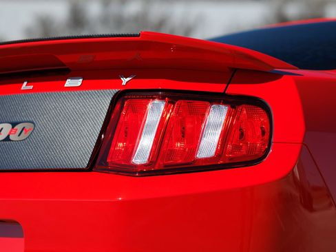 Used 2012 Ford Mustang Shelby GT500 w/ Electronics Pkg RWD image 23