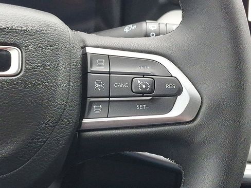 Certified 2025 Jeep Compass Limited w/ Elite Group AWD/4WD image 18
