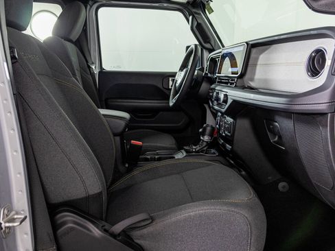 Used 2024 Jeep Wrangler Unlimited Sahara AWD/4WD image 44