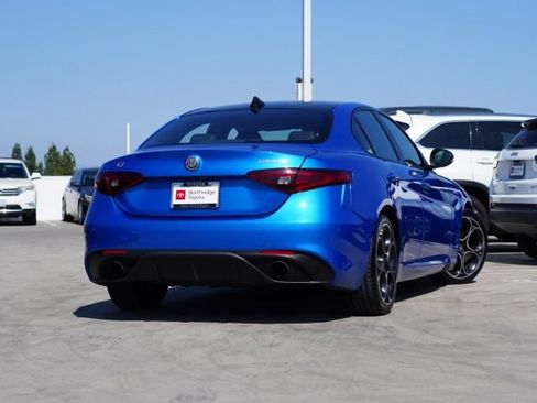 Used 2023 Alfa Romeo Giulia Veloce RWD image 7