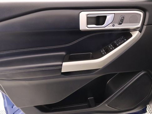 Used 2021 Ford Explorer Limited image 18