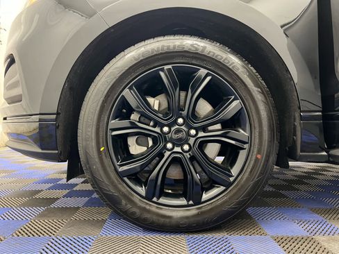 Used 2024 Ford Edge SE w/ Black Appearance Package image 14