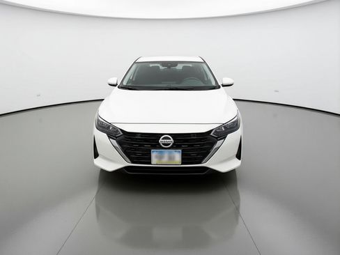 Used 2025 Nissan Sentra S image 2