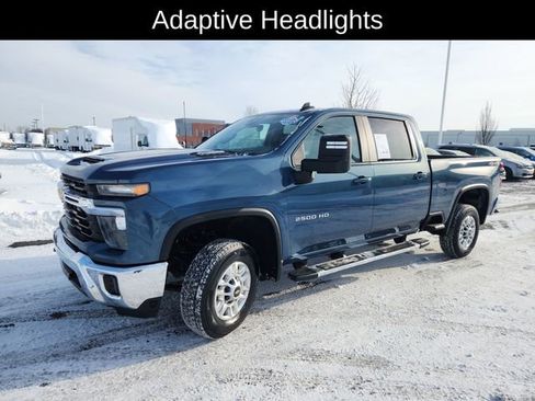 Used 2025 Chevrolet Silverado 2500 LT w/ Convenience Package image 3
