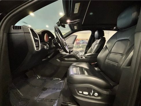 Used 2019 Porsche Cayenne AWD/4WD image 14