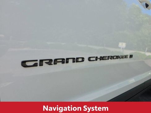 Used 2023 Jeep Grand Cherokee Limited w/ Luxury Tech Group II RWD image 4