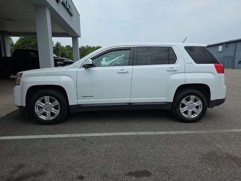 Used 2015 GMC Terrain SLE FWD image 2