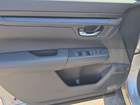 Used 2023 Honda CR-V LX image 17