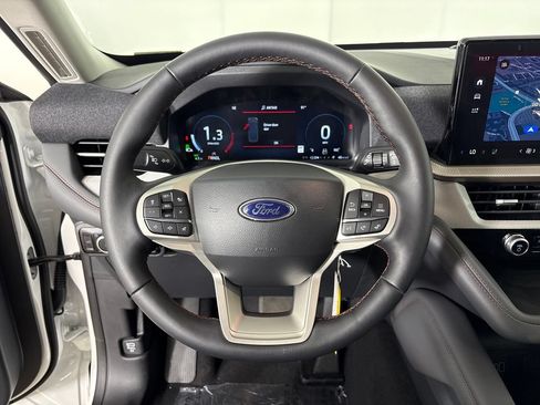 New 2026 Ford Explorer Active w/ Active Comfort Package RWD image 18