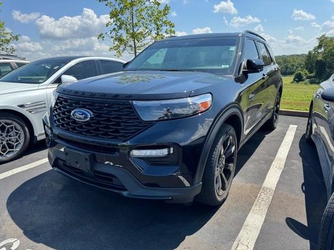 Used 2023 Ford Explorer ST-Line w/ Class IV Trailer Tow Package AWD/4WD image 3