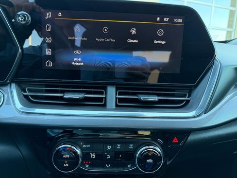 Used 2025 Chevrolet Trax ACTIV w/ Driver Confidence Package image 28