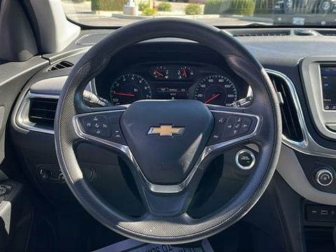Used 2021 Chevrolet Equinox LS w/ LS Convenience Package FWD image 22