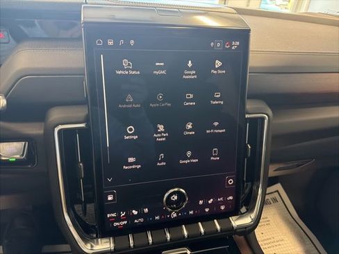 Used 2026 GMC Yukon XL Denali w/ Sun & Power Step Package image 33