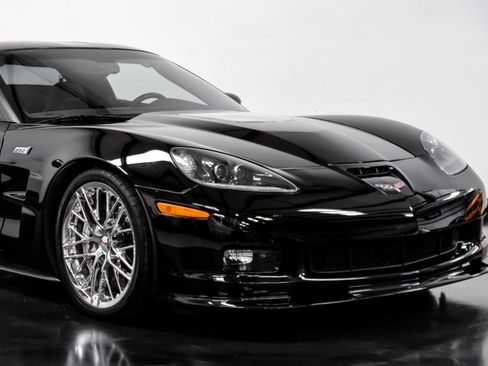 Used 2013 Chevrolet Corvette ZR1 w/ 3ZR Preferred Equipment Group RWD image 6