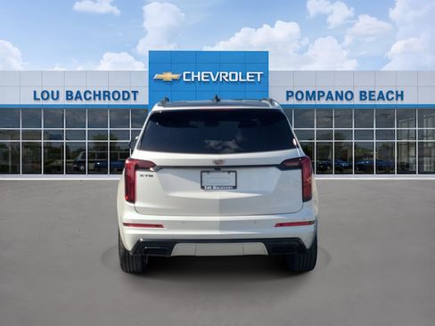 Used 2022 Cadillac XT6 Premium Luxury FWD image 4