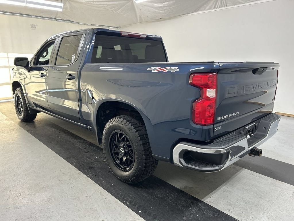 Used 2021 Chevrolet Silverado 1500 LT AWD/4WD image 7