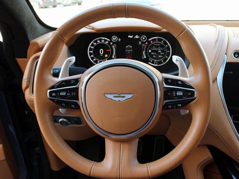 Used 2021 Aston Martin DBX image 13