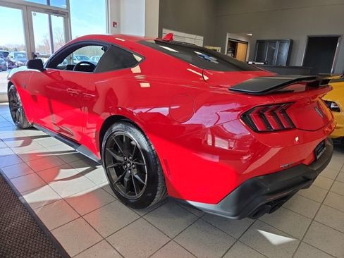 Used 2025 Ford Mustang Dark Horse image 3