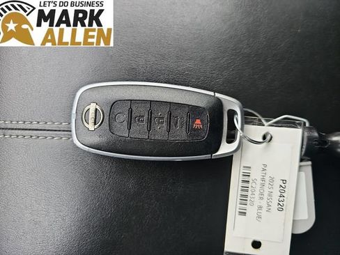 Used 2025 Nissan Pathfinder SV AWD/4WD image 34