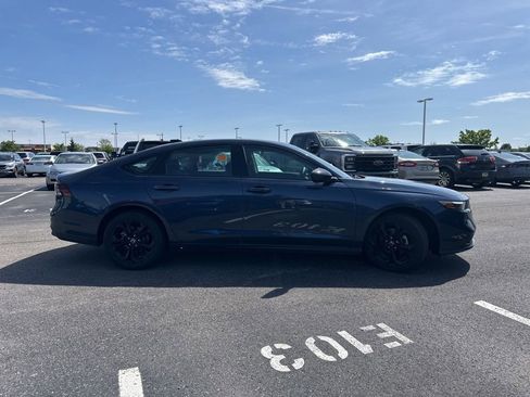 Used 2025 Honda Accord SE image 12