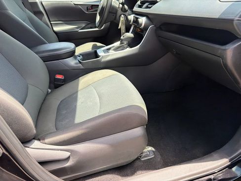 Used 2025 Toyota RAV4 LE AWD/4WD image 14