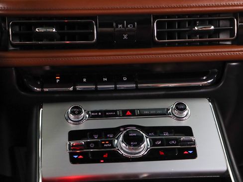 Used 2023 Lincoln Aviator Reserve w/ Jet Package RWD image 20