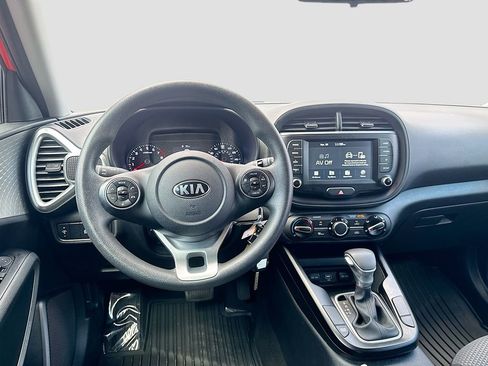 Used 2021 Kia Soul LX FWD image 17