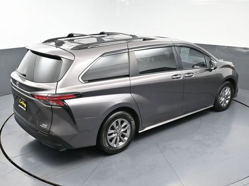 Used 2022 Toyota Sienna XLE w/ XLE Plus Package image 47