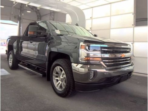 Used 2017 Chevrolet Silverado 1500 LT w/ Max Trailering Package AWD/4WD image 4
