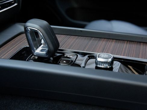 Used 2024 Volvo XC60 T8 Plus w/ Climate Package image 22