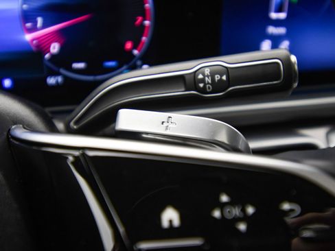 Used 2025 Mercedes-Benz GLS 450 4MATIC image 38