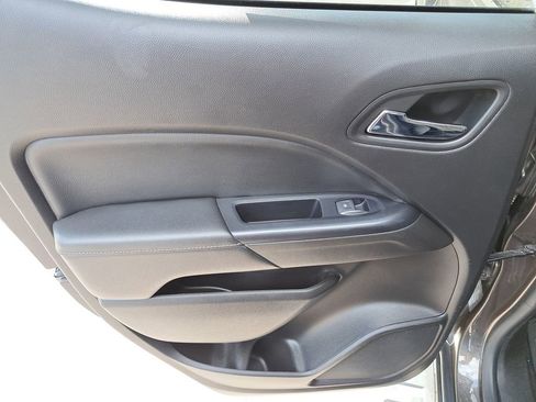 Used 2020 GMC Canyon Denali image 7