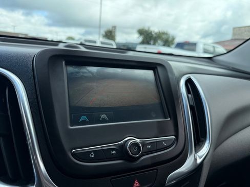 Used 2018 Chevrolet Equinox LS image 32