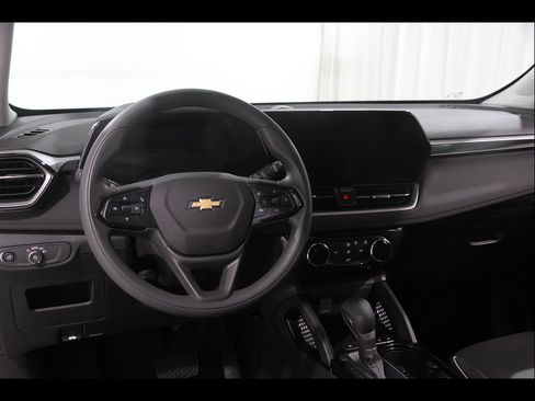 Used 2024 Chevrolet TrailBlazer LT FWD image 6