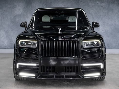 Used 2023 Rolls-Royce Cullinan AWD/4WD image 3