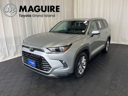 Used 2024 Toyota Grand Highlander Platinum image 1