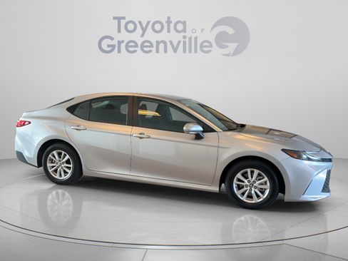 Used 2025 Toyota Camry LE FWD image 7