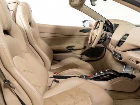 Used 2018 Ferrari 488 Spider image 36